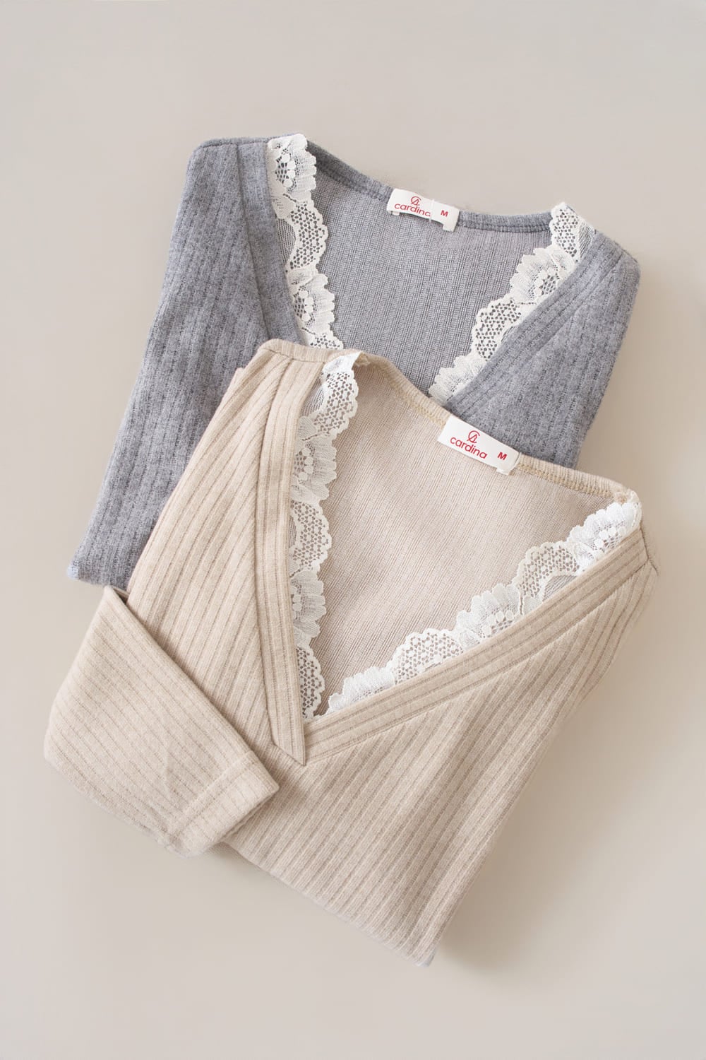 Áo kiểu Cardina Dòng Basic Vải Nỉ lông cừu dài tay cổ tim phối ren