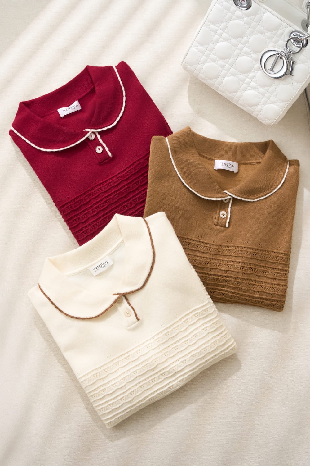 Áo len tay lỡ cổ sen phối viền