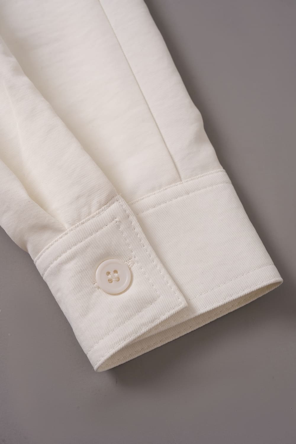 Áo linen dài tay cổ đức dáng suông