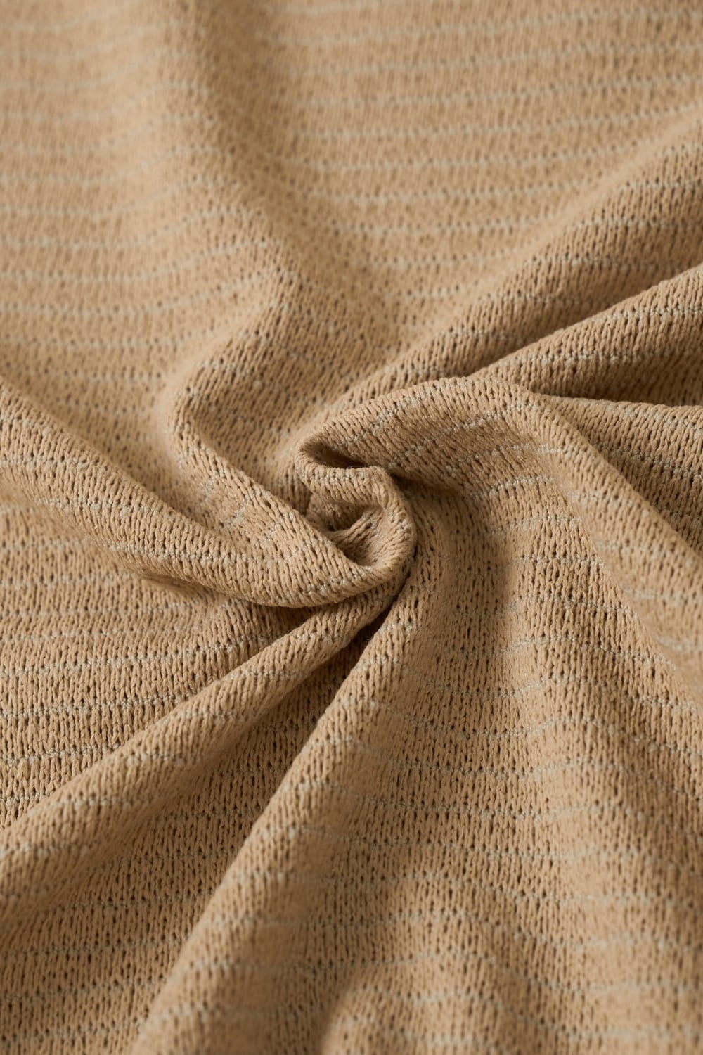 Áo thun xốp tay cộc cổ tròn đính tag ngực cao cấp