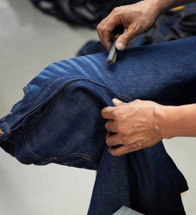 cách làm bạc màu quần jean