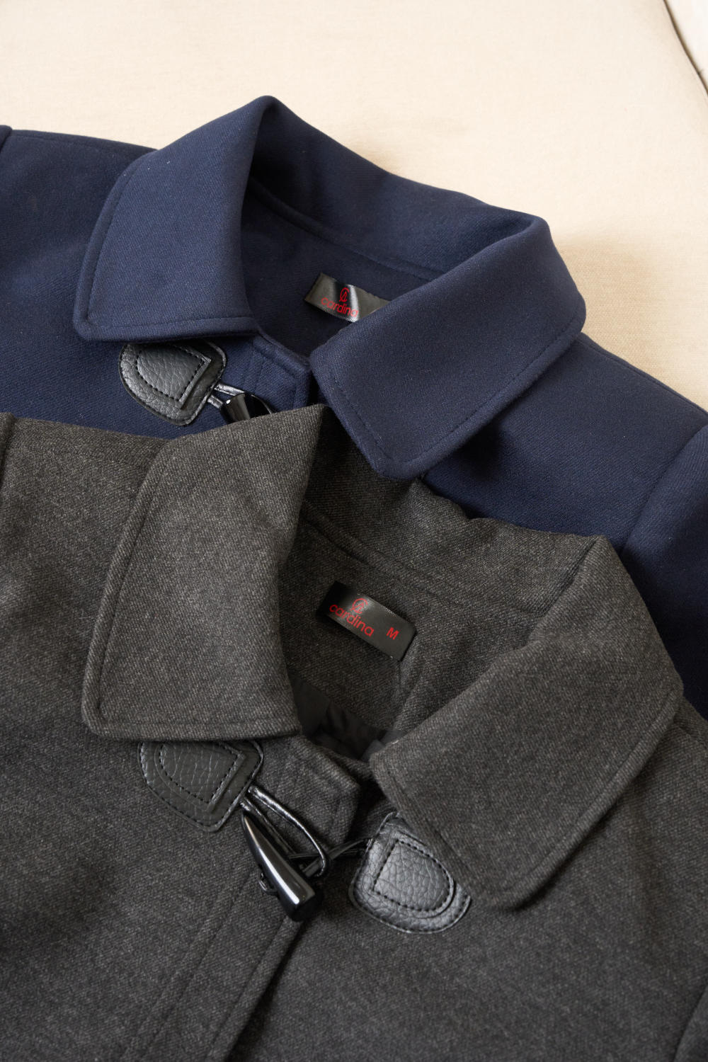 Áo khoác dạ ép dáng ngắn Elegant cổ bẻ khuy bấm ẩn.