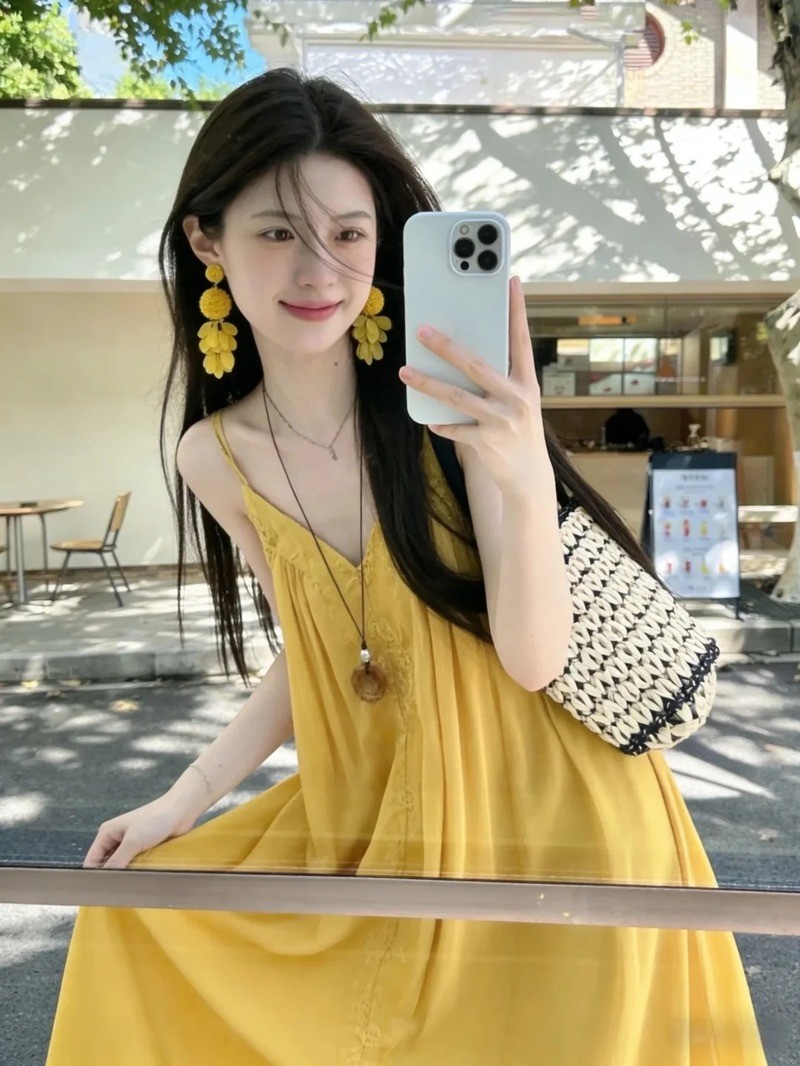 Đầm 2 dây suông
