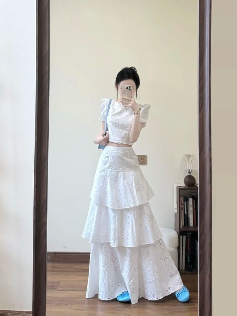 Đầm hở eo