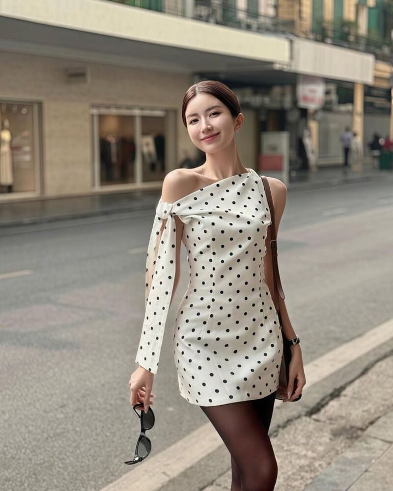 15 Mẫu đầm lệch vai sang trọng, trẻ trung khiến nàng điên đảo