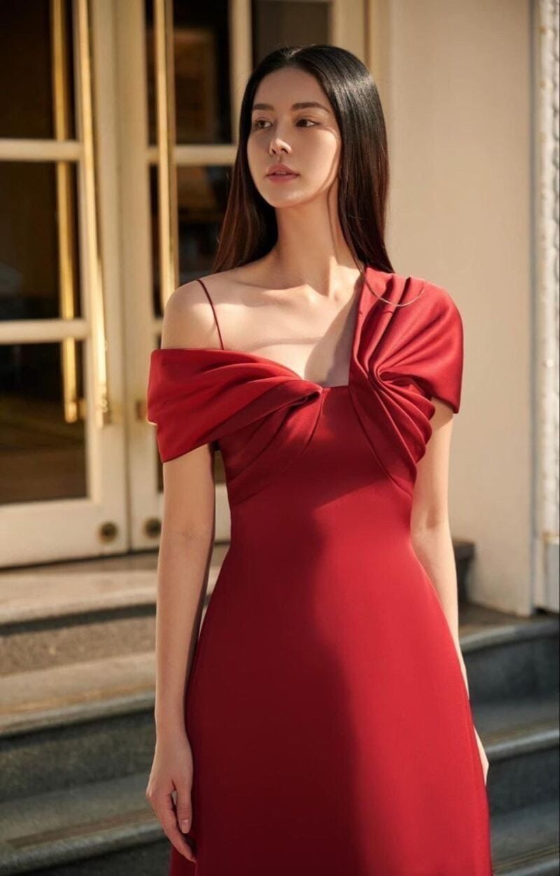 15 Mẫu đầm lệch vai sang trọng, trẻ trung khiến nàng điên đảo