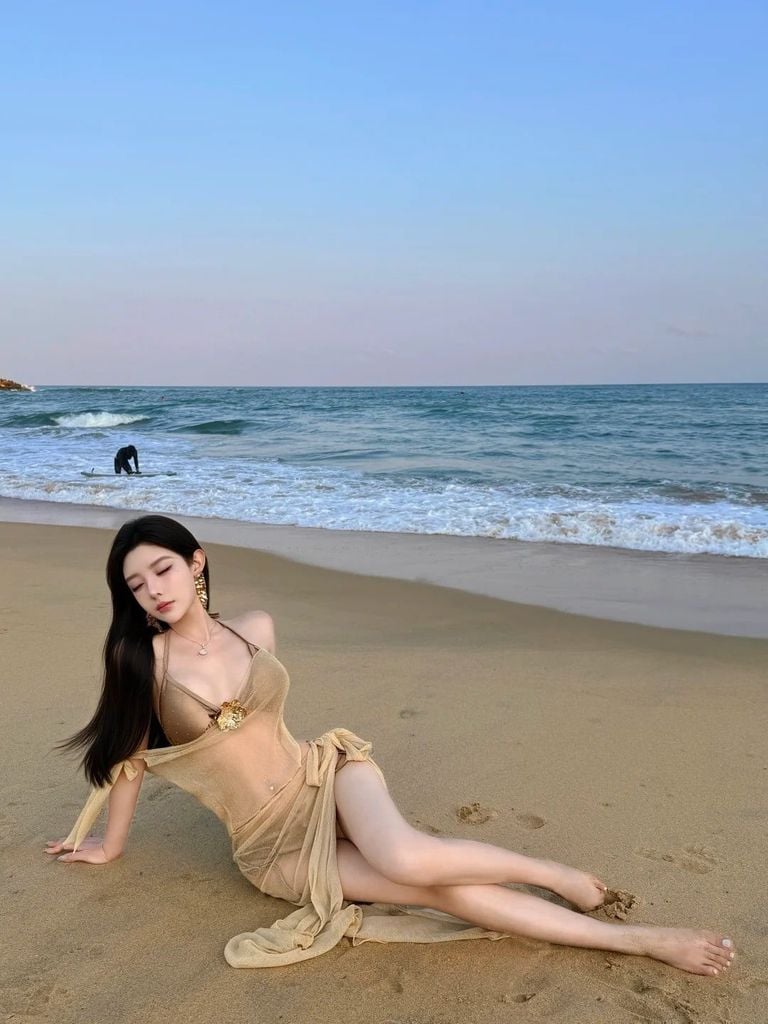 outfit đi biển quyến rũ