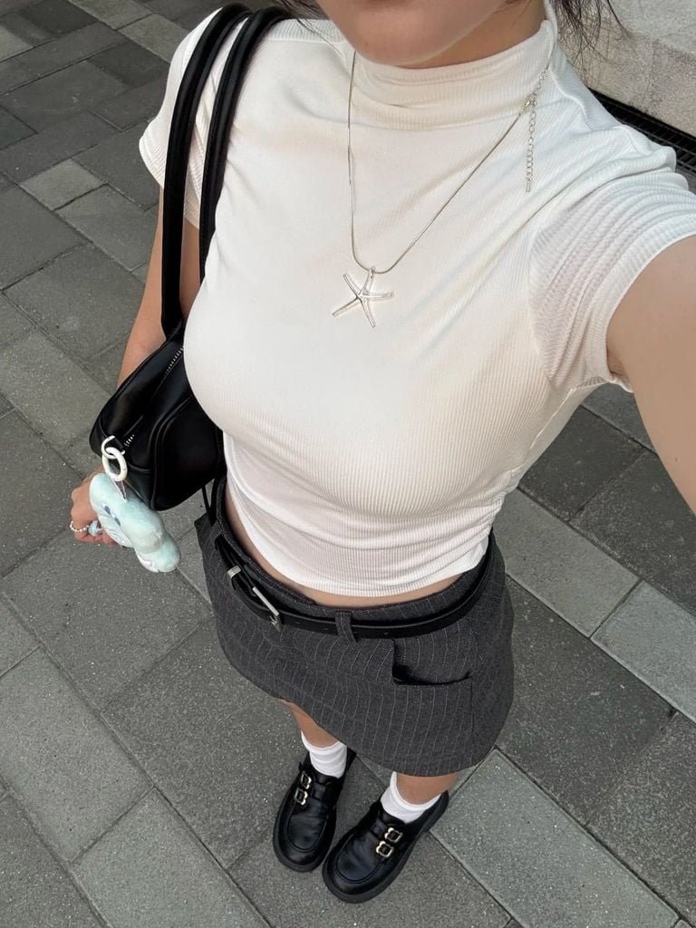 phối đồ với chân váy ngắn