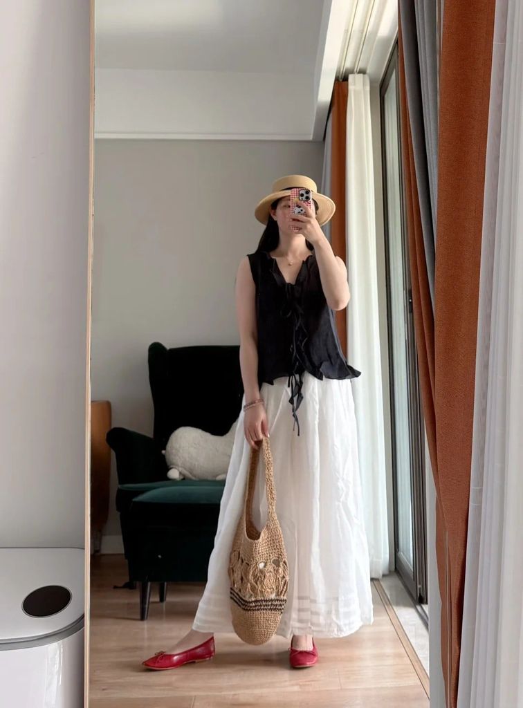 Quần đũi ống rộng mặc với áo gì