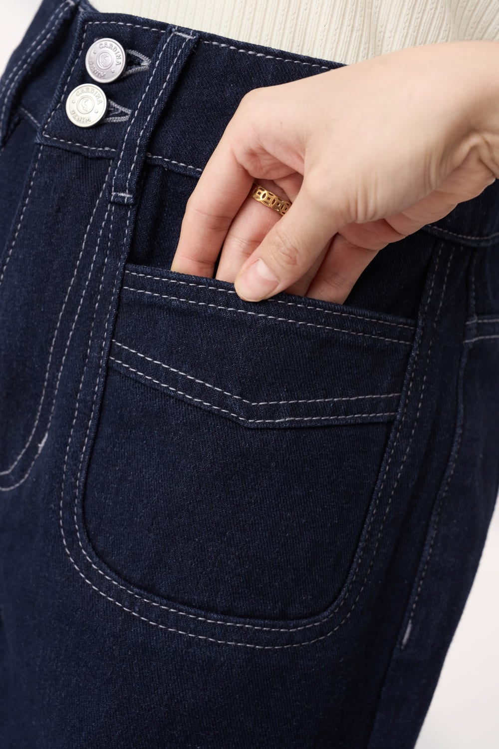 Quần jean suông cạp 2 khuy túi ốp