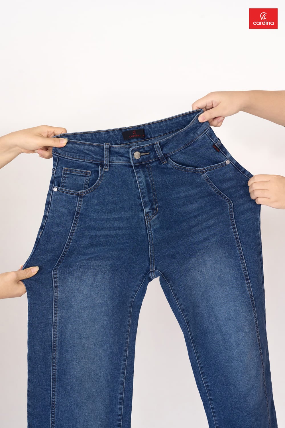 Quần jean suông cạp cao tạo gân