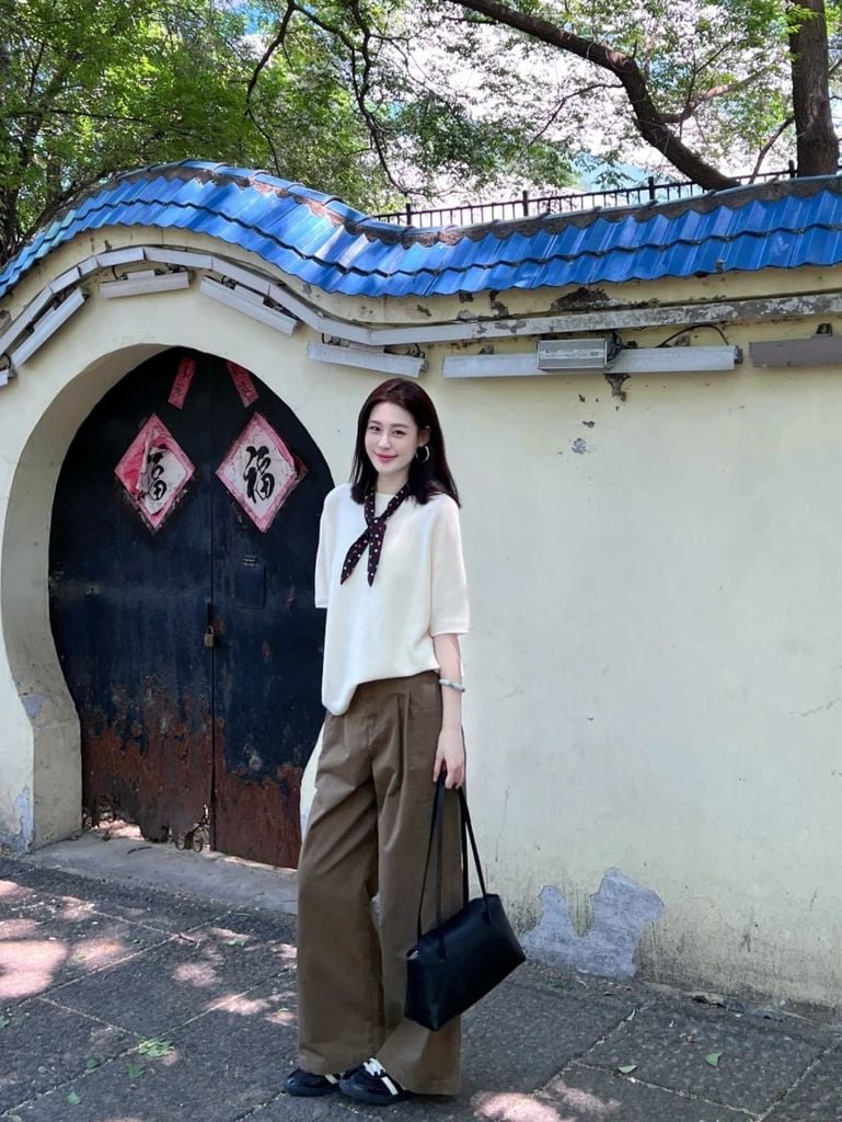 Quần nhung tăm