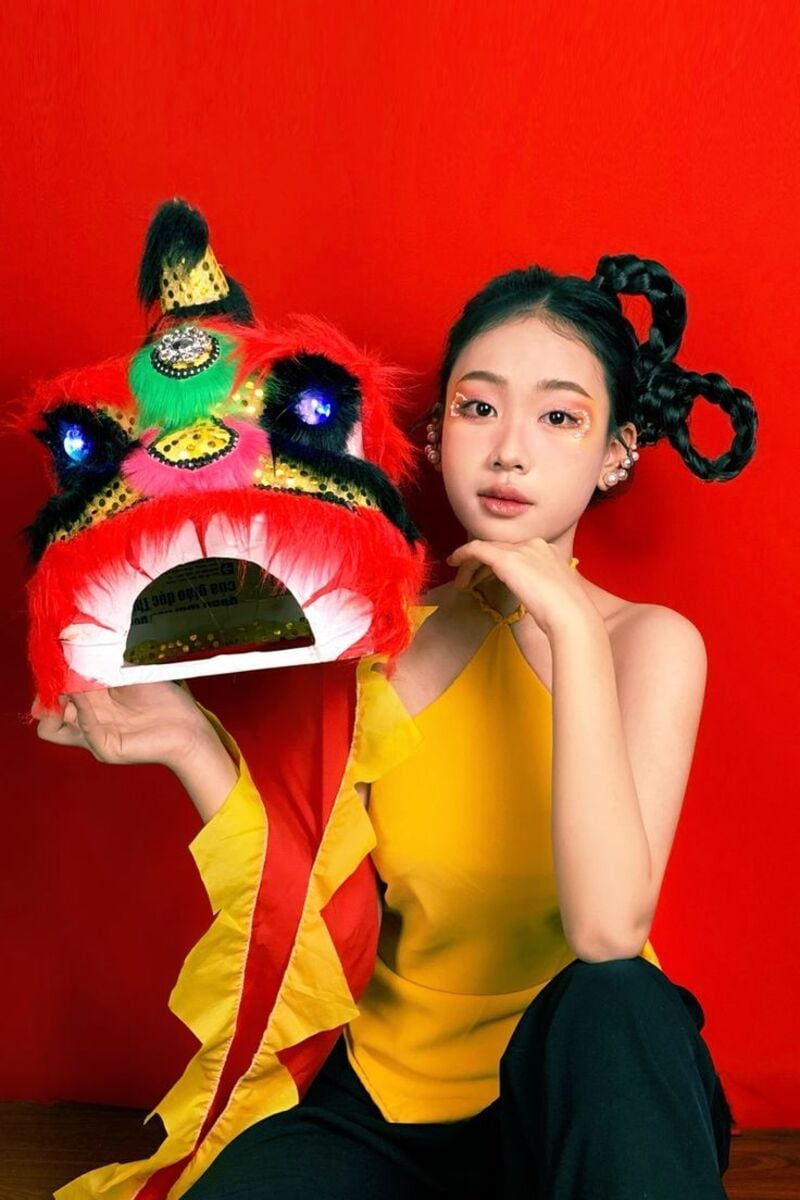 Hướng dẫn chị em tạo dáng chụp ảnh Trung Thu xinh xắn, ấn tượng