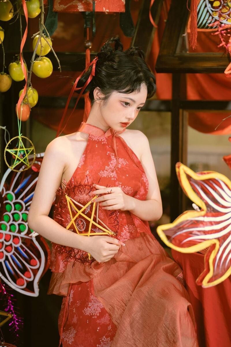 Hướng dẫn chị em tạo dáng chụp ảnh Trung Thu xinh xắn, ấn tượng