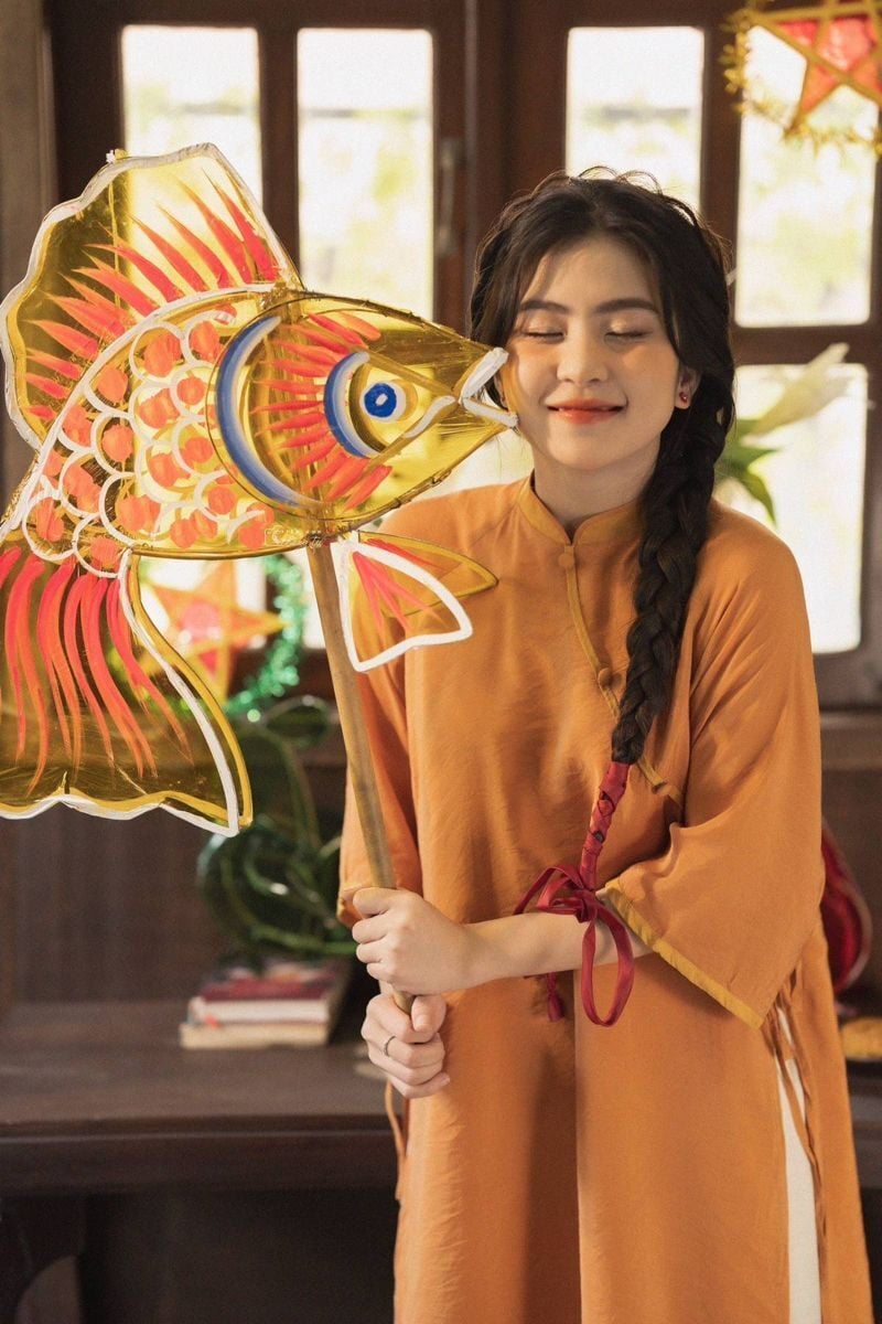 Hướng dẫn chị em tạo dáng chụp ảnh Trung Thu xinh xắn, ấn tượng