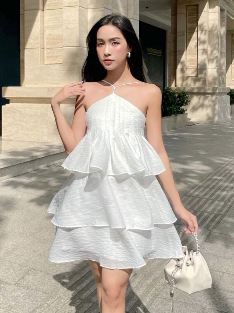 mẫu váy cổ yếm quyến rũ, sang trọng cho nàng hè