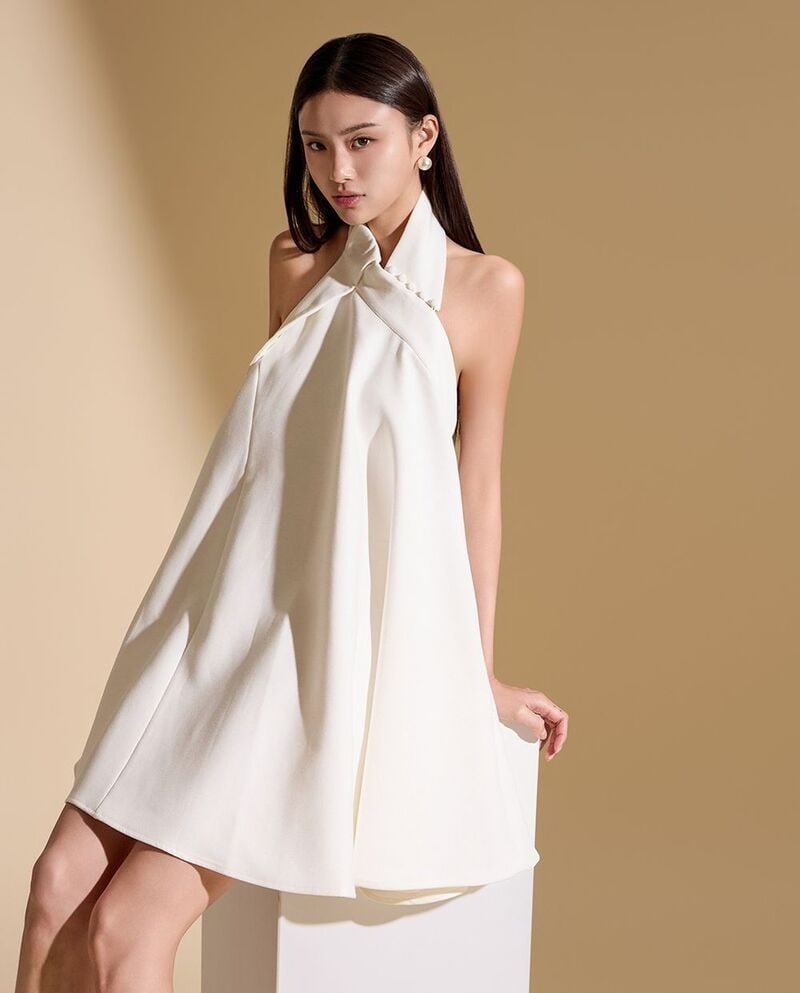 mẫu váy cổ yếm quyến rũ, sang trọng cho nàng hè