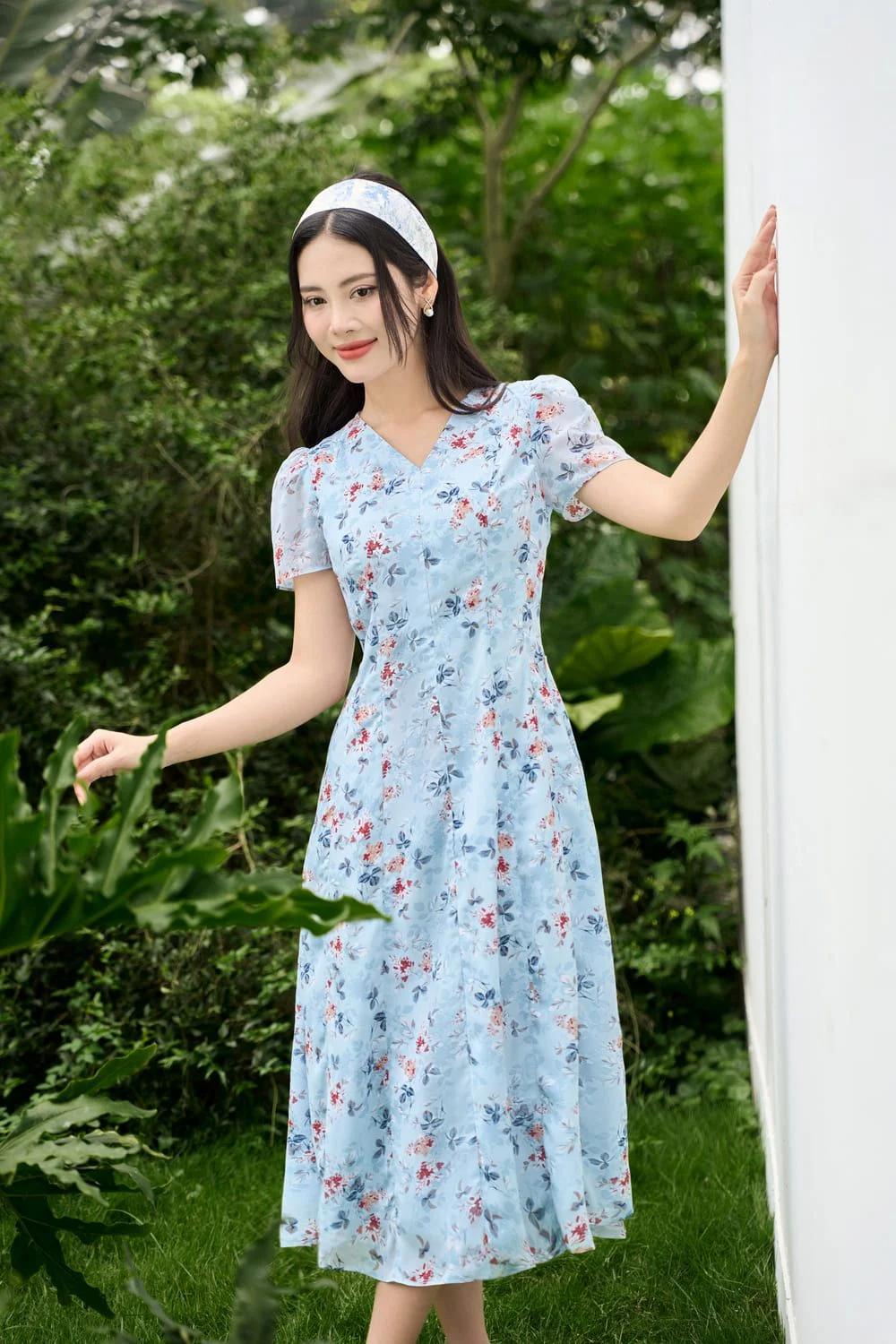 20+ Mẫu váy hoa nhí nhẹ nhàng và cách mix đồ với váy hoa nhí