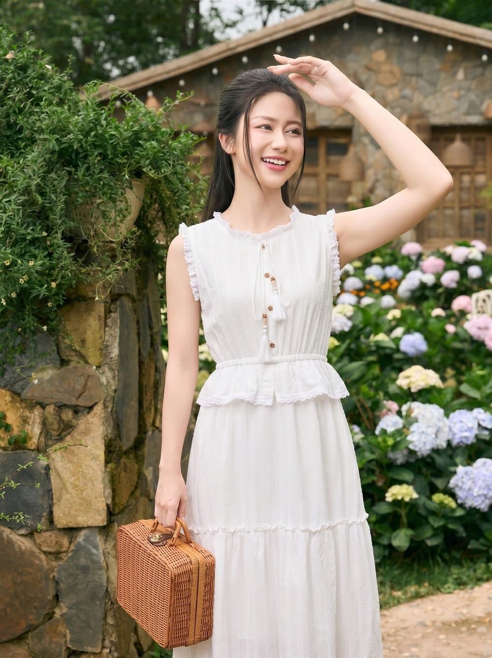 Váy maxi trắng đi biển