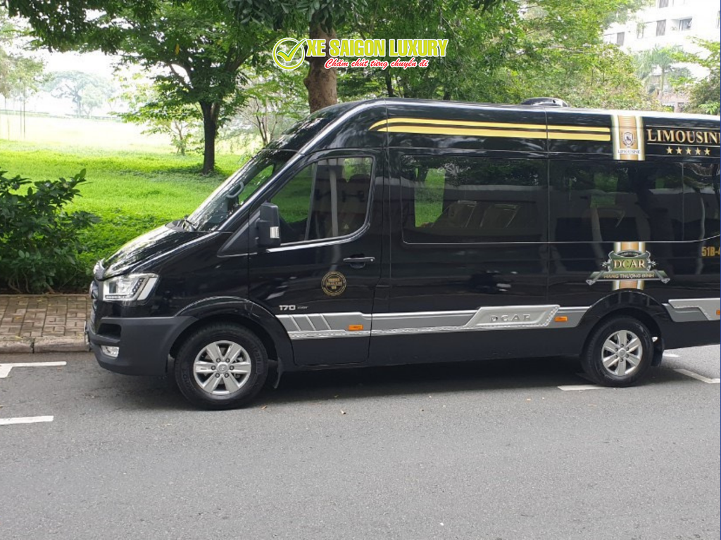 rent-a-car-with-driver-in-vietnam-1