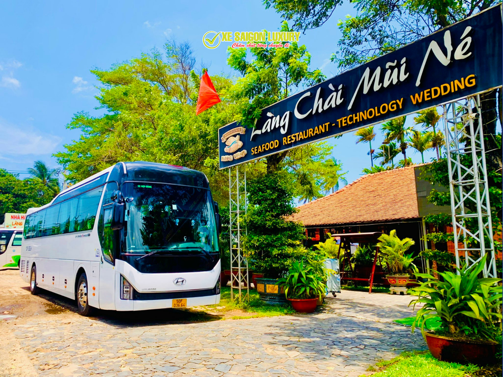 thue-xe-di-team-building-nha-trang