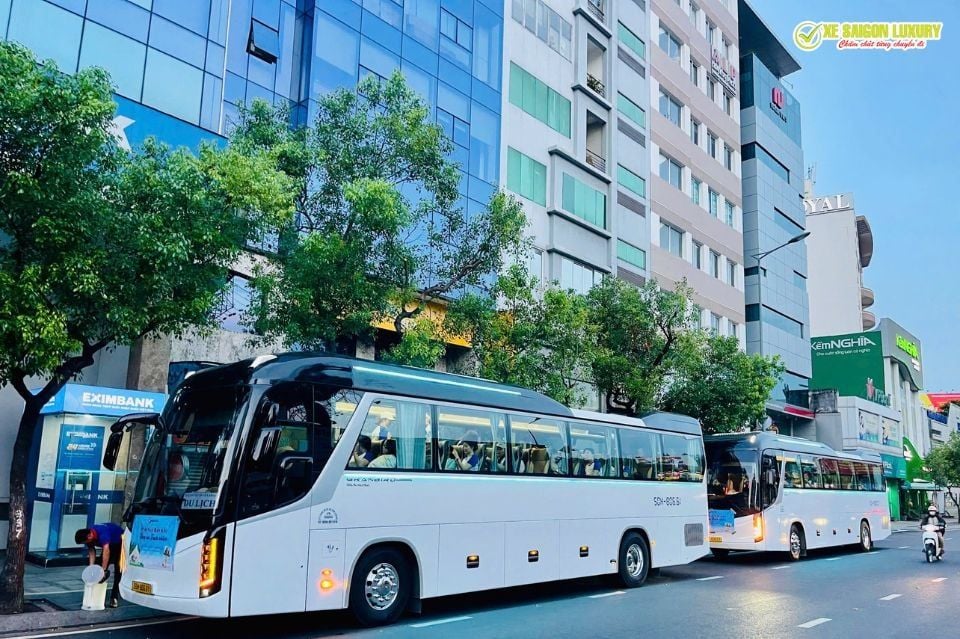 xe Saigon Luxury