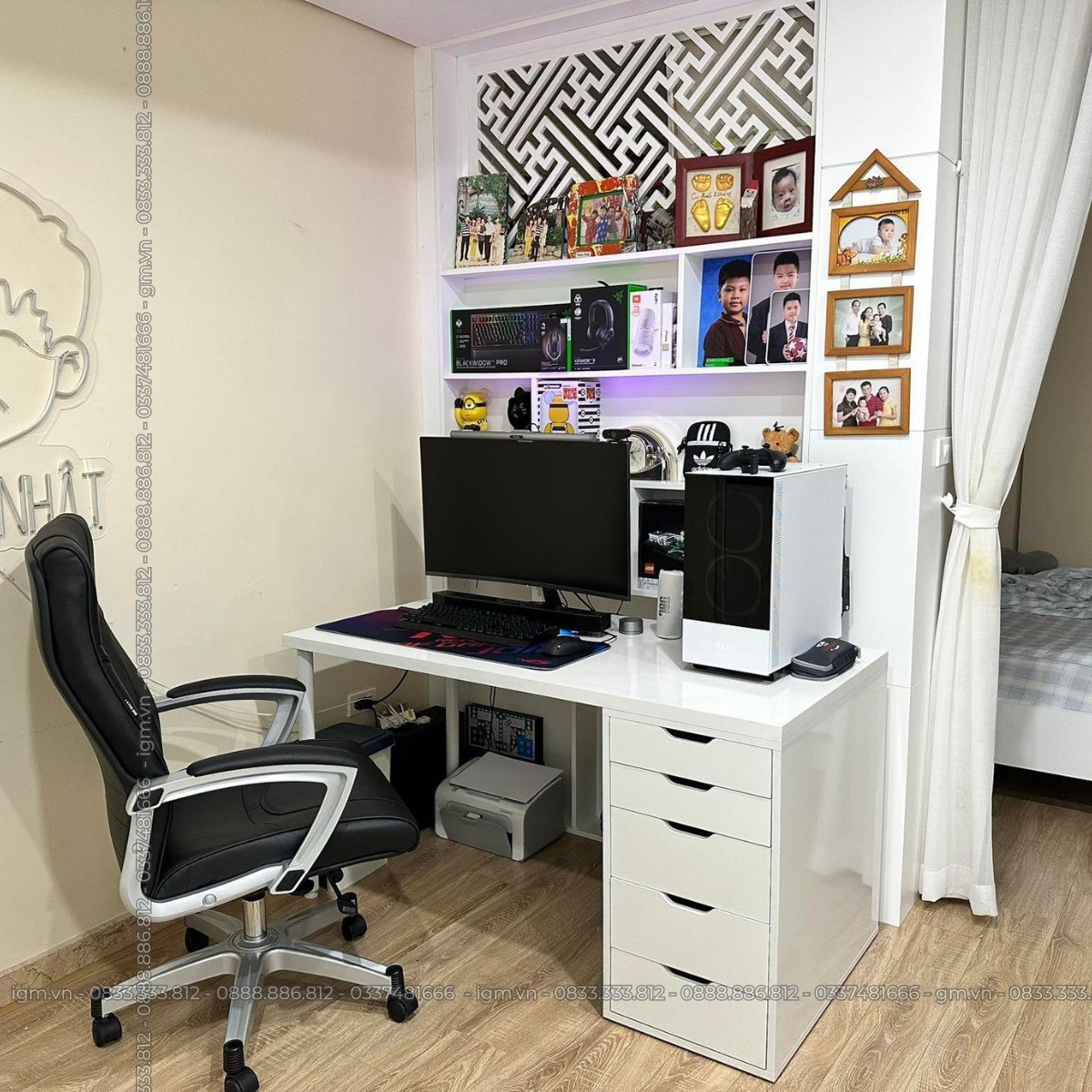 Bàn IKEA mua online thì có dễ để tự lắp ráp bàn không?