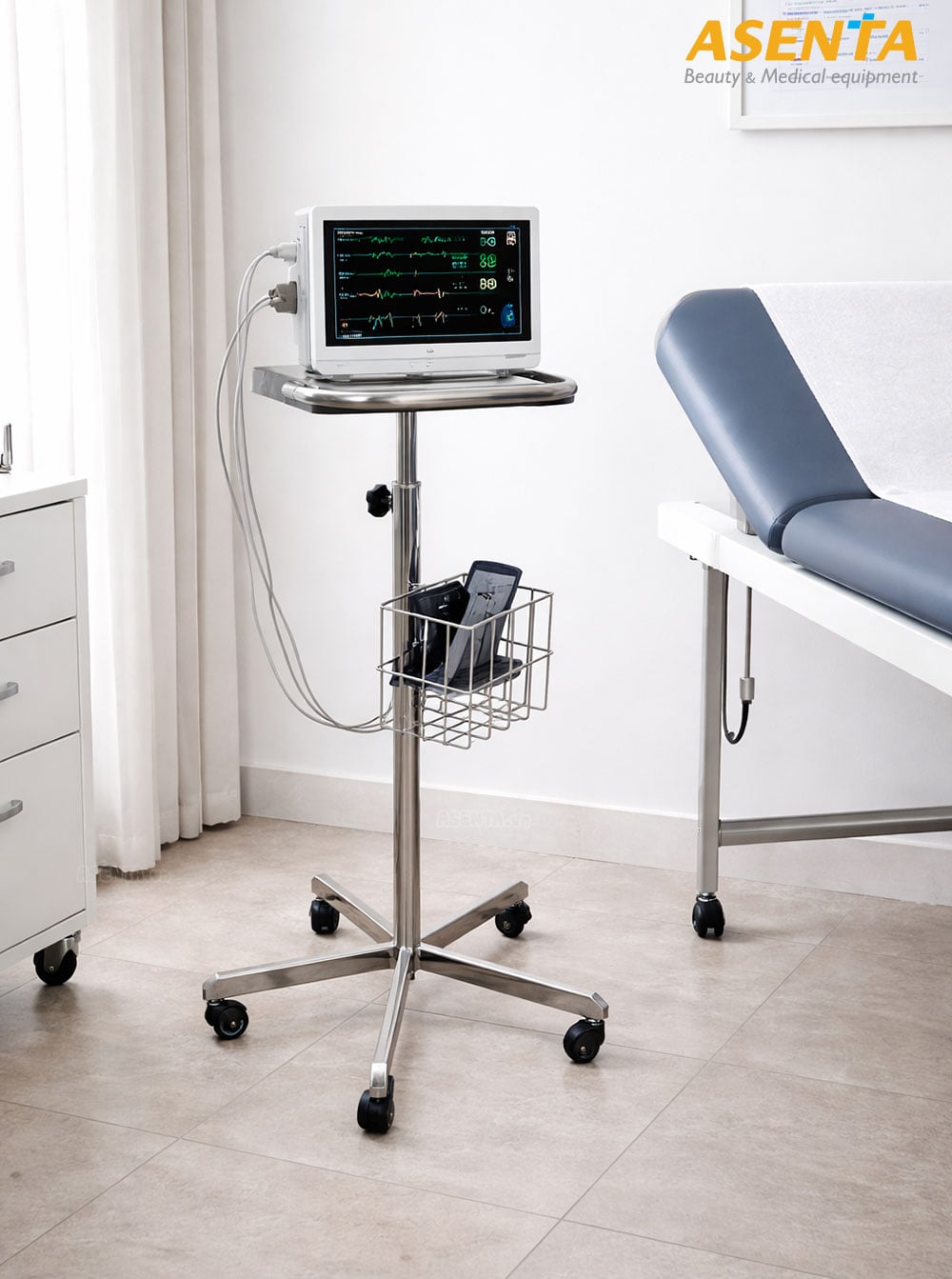 Xe để monitor có trang bị bánh xe dễ dàng di chuyển trong phòng khám, bệnh viện