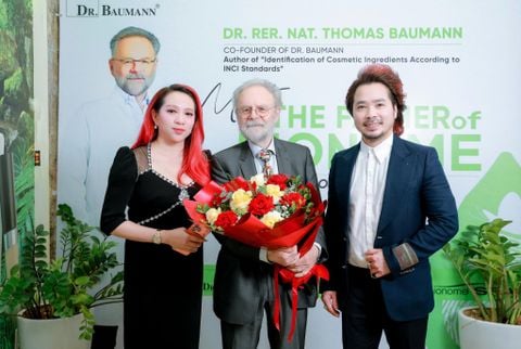 KHÓA ĐÀO TẠO CHUYÊN SÂU KHOA HỌC DA LIỄU ĐỨC – THỤY SỸ CÙNG BÁC SĨ BAUMANN