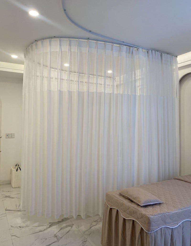 Rèm voan uốn cong theo thiết kế không gian