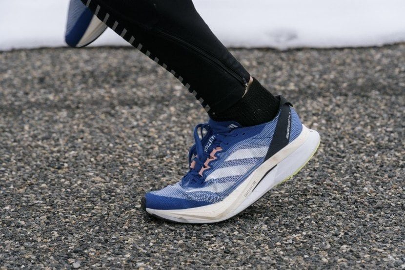 Runner thường xuyên tập tempo Adidas Adizero Boston 12