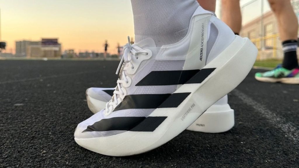 Sự xuất hiện của Boost và Lightstrike Pro