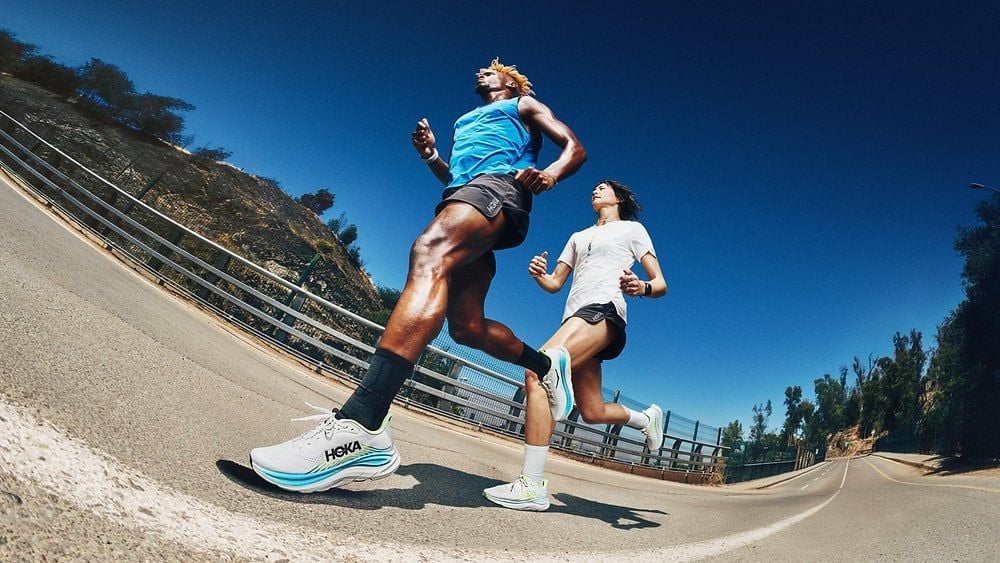 HOKA Clifton 10 và Clifton 11