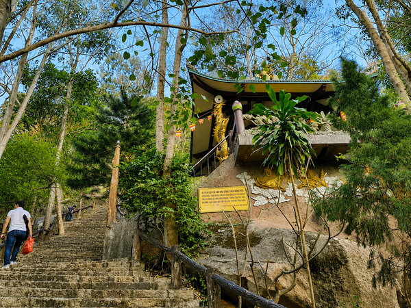 Chùa Linh Sơn Hồng Phúc
