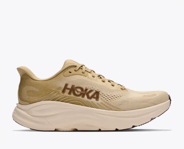 Giày HOKA Clifton 11 nhẹ và linh hoạt cho recovery run ngắn