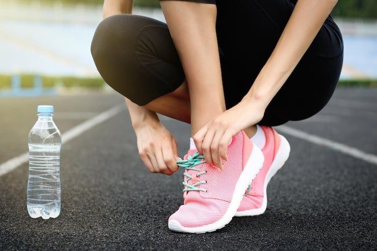 Người mới bắt đầu có cần mua giày chạy bộ chuyên dụng?