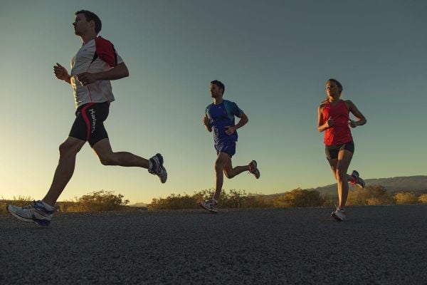 Runner chạy bộ đường dài