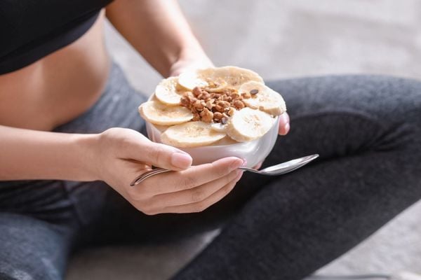 Điều gì xảy ra khi ăn nhiều hơn 30 g protein trong một bữa?