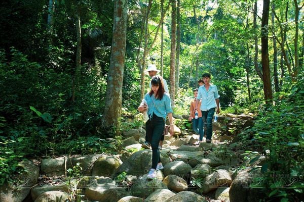Thời tiết đẹp để đi leo Núi Chứa Chan