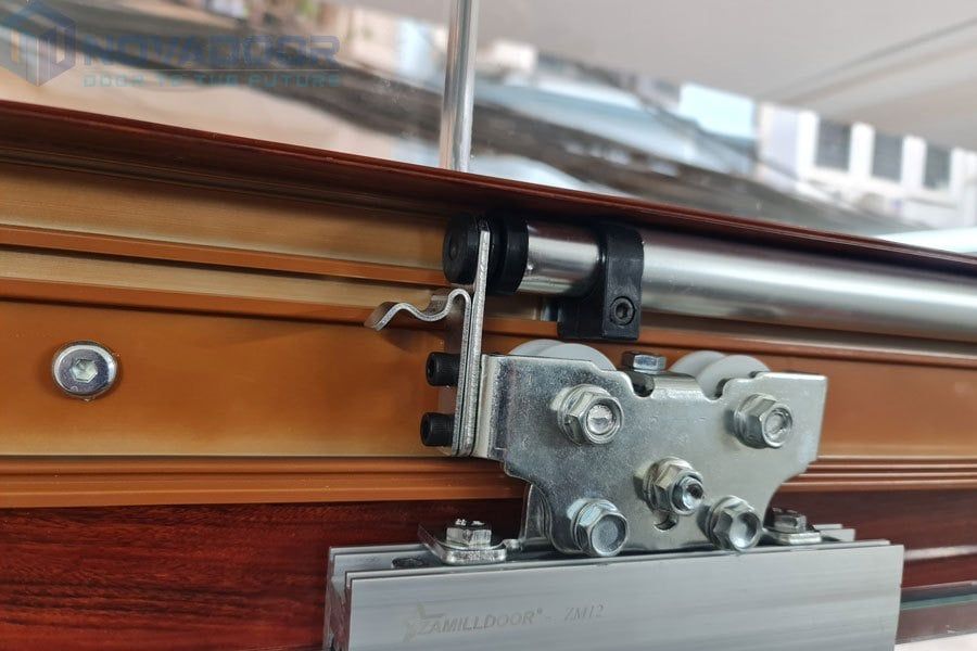 Cửa trượt bán tự động màu vân gỗ