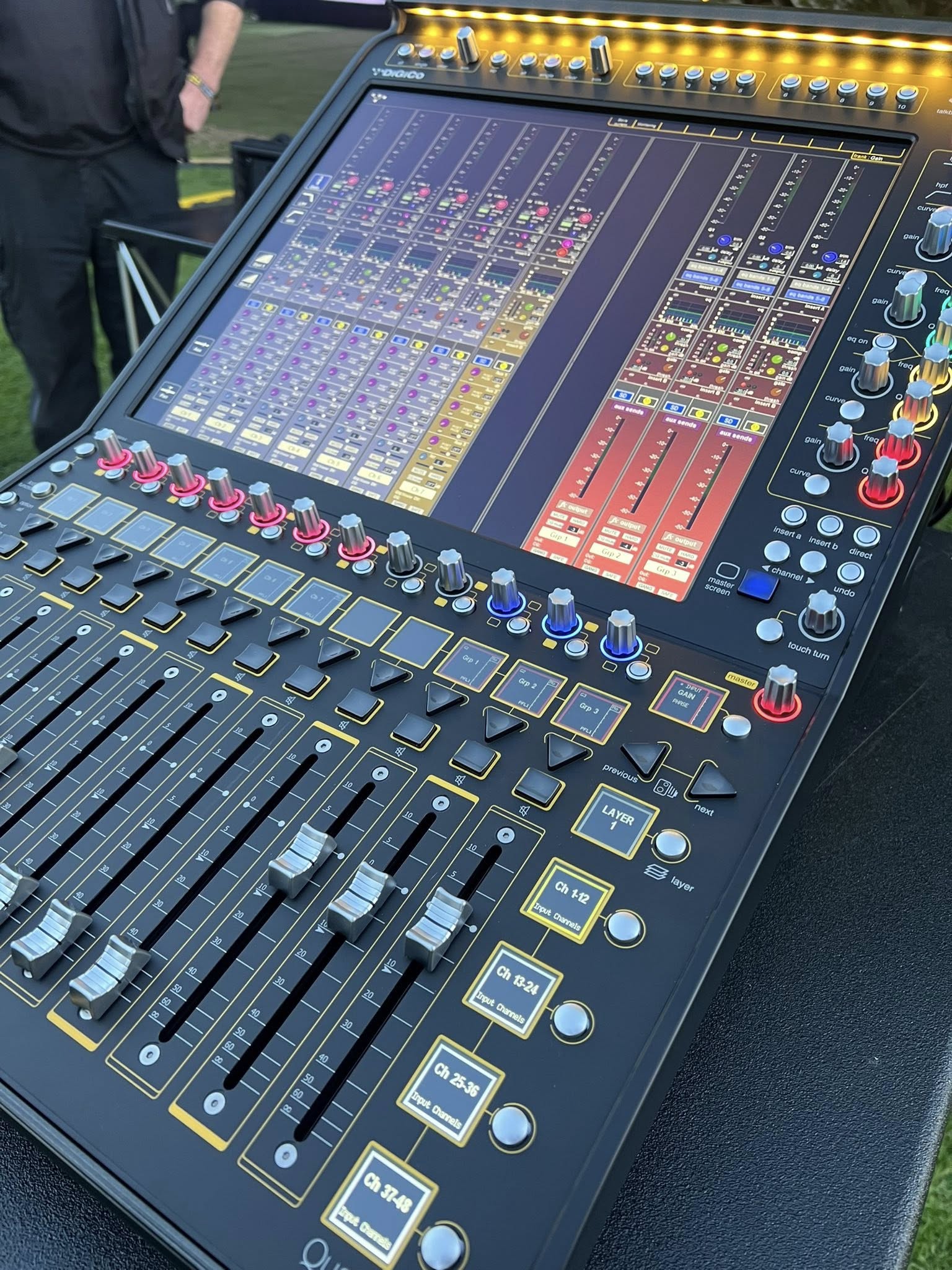 Bàn Mixer DiGiCo Quantum 112 Digital Mixing Console