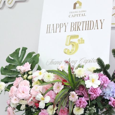 CHÚC MỪNG KỶ NIỆM 5 NĂM THÀNH LẬP THĂNG LONG CAPITAL. HAPPY 5TH BIRTHDAY TO TLC!