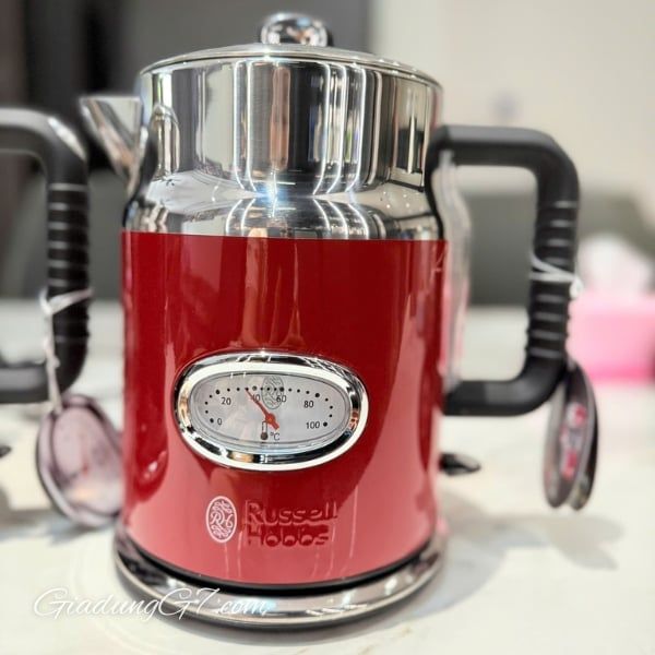 Ấm siêu tốc Russell Hobbs Retro Bề mặt được làm bằng thép không gỉ sơn mài chất lượng cao