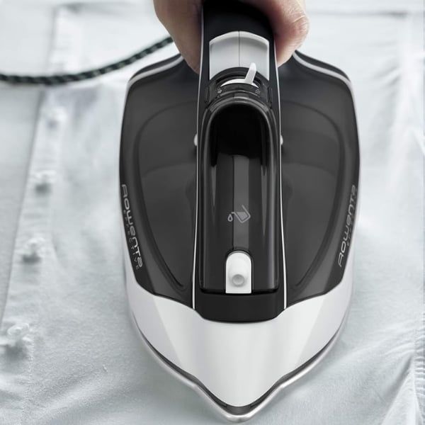 Bàn là hơi nước Rowenta DX1530D1 EFFECTIVE 2200W tích hợp chức năng chống cặn vôi, luồng hơi 100 g, công suất 2200 W, màu trắng/xám.