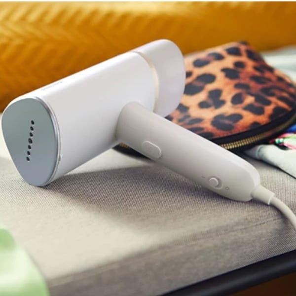 Bàn ủi hơi nước cầm tay Philips STH3020/10 - Tiện lợi, nhỏ gọn, và gập lại dễ dàng