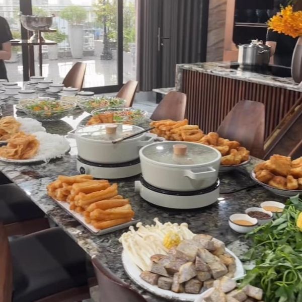 Bếp từ kèm nồi lẩu Fika Neoflarm Vung thủy tinh chịu nhiệt