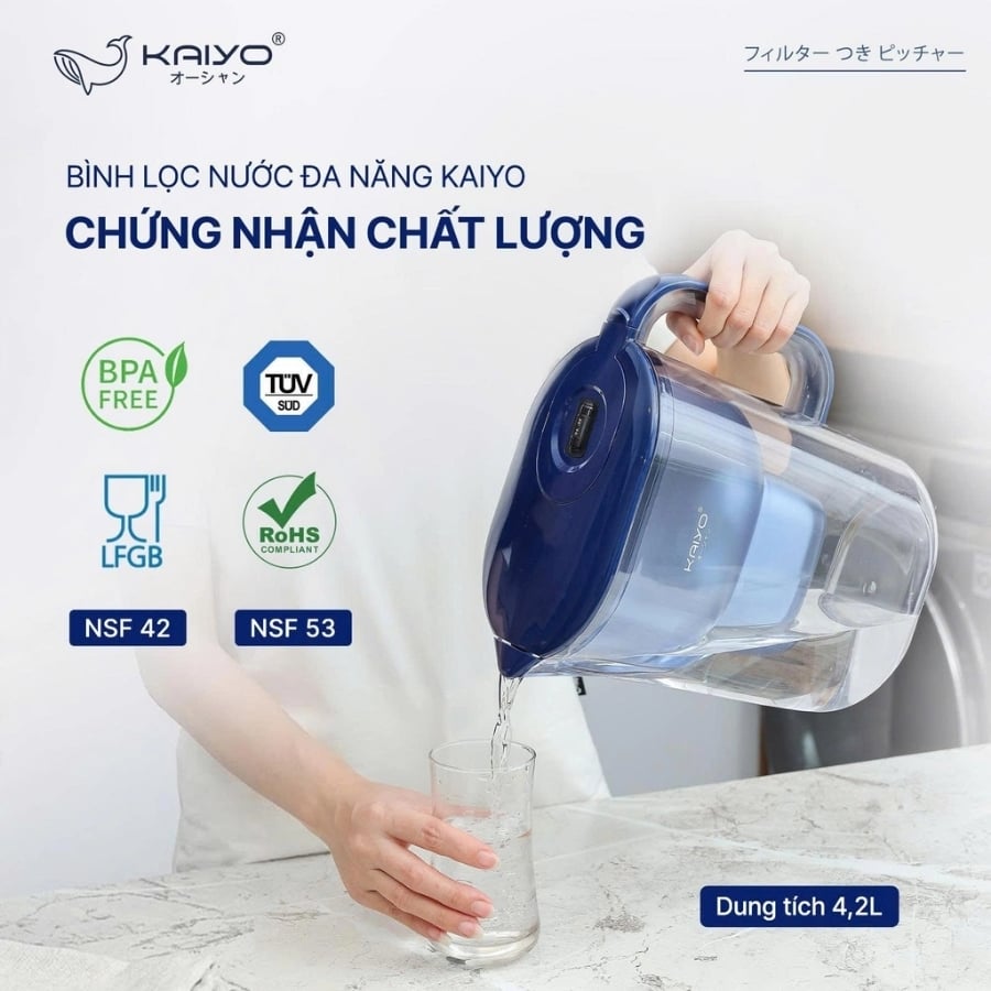 Bình lọc nước Kaiyo KWF-8296 dung tích 4.2L được thiết kế để lọc nước máy sinh hoạt bằng lõi lọc than hoạt tính