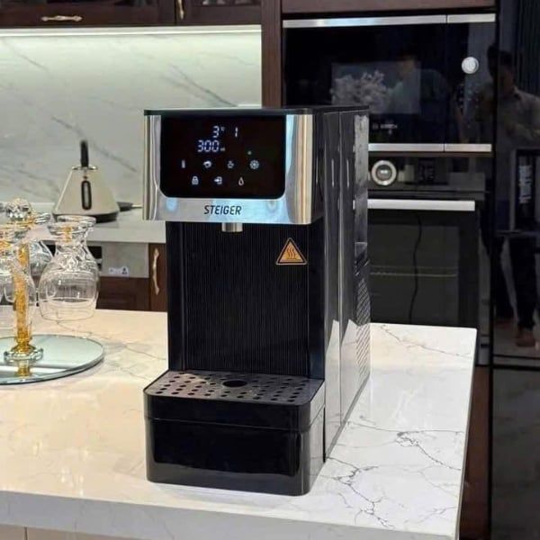 Bình thủy điện nóng lạnh Steiger STG 888 Công nghệ làm nóng tức thời giúp nước được đun nóng đến nhiệt độ mong muốn một cách đồng đều