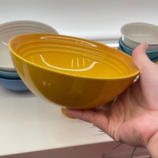 Bộ 4 bát Le Creuset Riviera 16cm Lớp men màu có đặc tính không xốp, không phản ứng và chống sứt mẻ, trầy xước và bám bẩn.