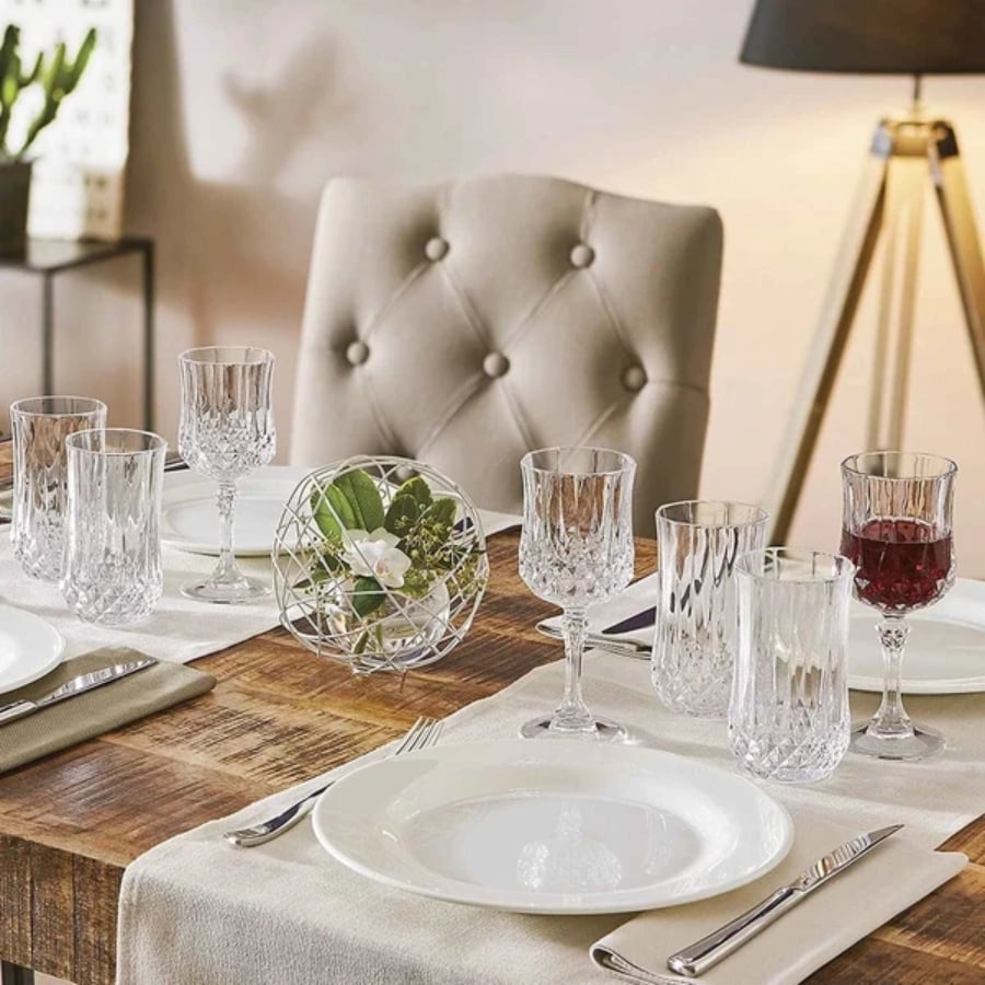 Bộ sưu tập Cristal D'Arques Longchamp thể hiện sự thanh lịch vượt thời gian của Pháp, được chế tác từ pha lê Kwarx không chì tiên tiến